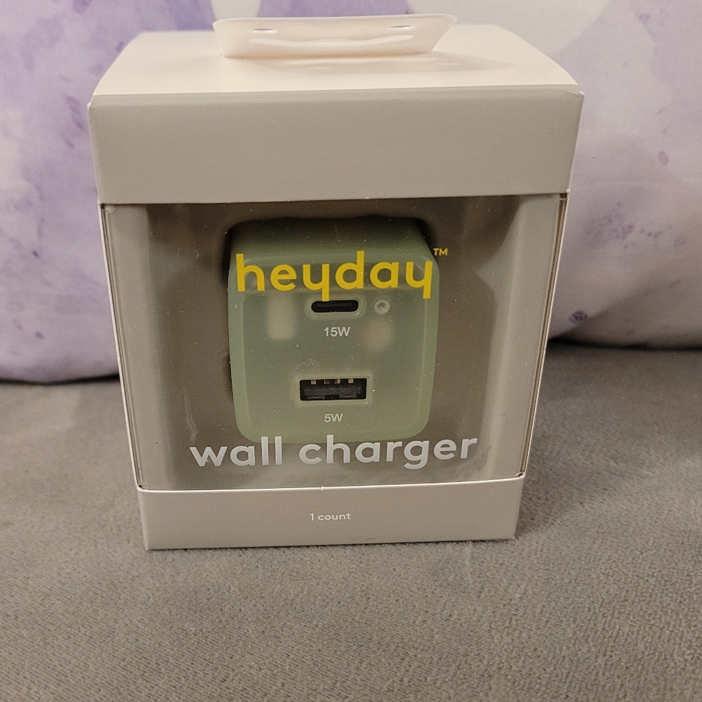 Green Wall Charger with USB-C and USB-A Ports
